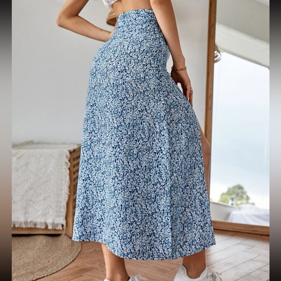 SHEIN Skirt - Picture 2 of 7